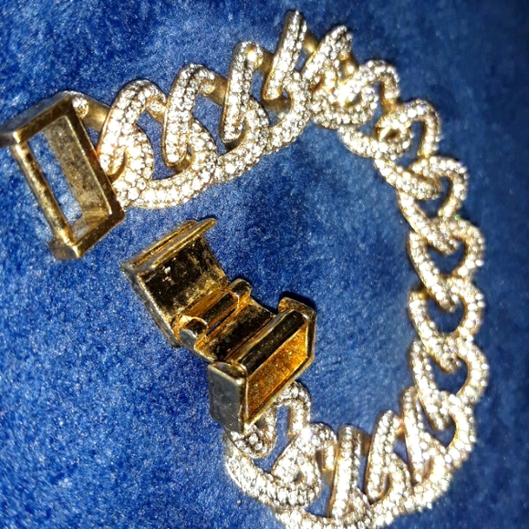 Nadri Bracelet Pave Crystals Authentic 7.5 long. Trendy Links HTF! - Picture 4 of 16